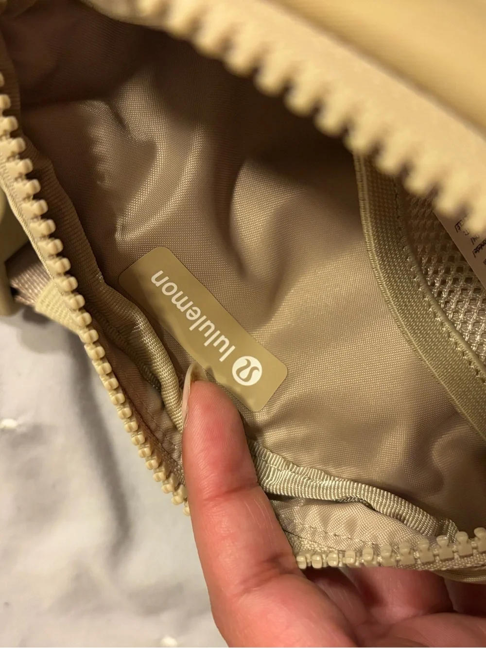 Lululemon mini everywhere belt bag - Picture 5 of 5